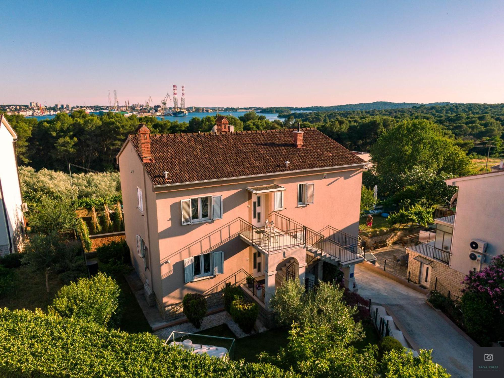 Apartman Nino Pula Exterior foto